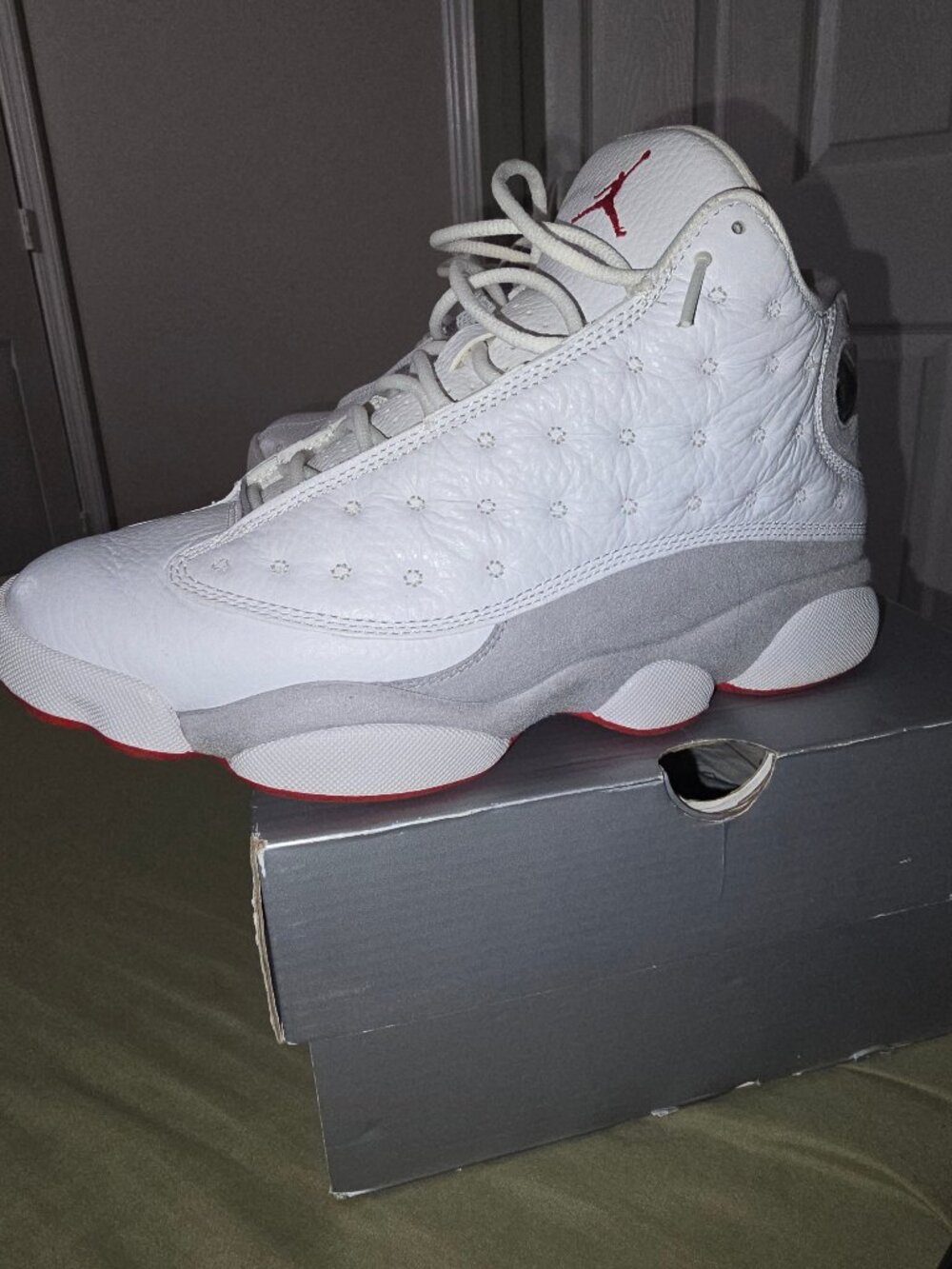 Jordan 13 Retro wolf grey